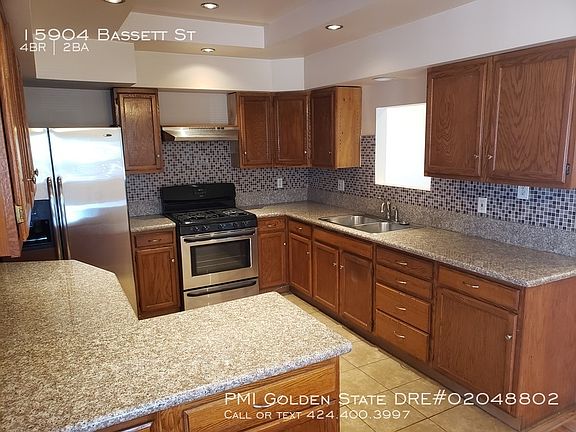 5th image of 15904 Bassett St