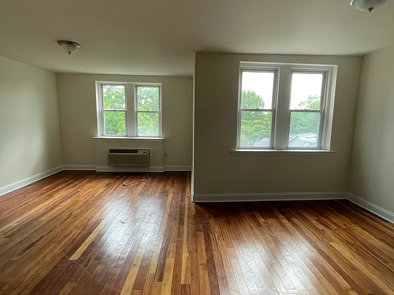 744 E Vernon Rd #D404 — Photo 11