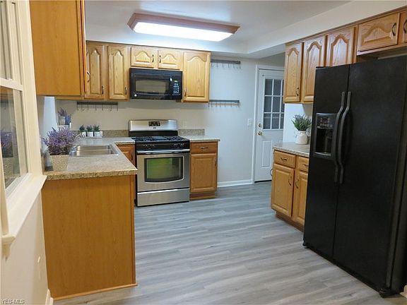 5th image of 37864 Caroline Dr