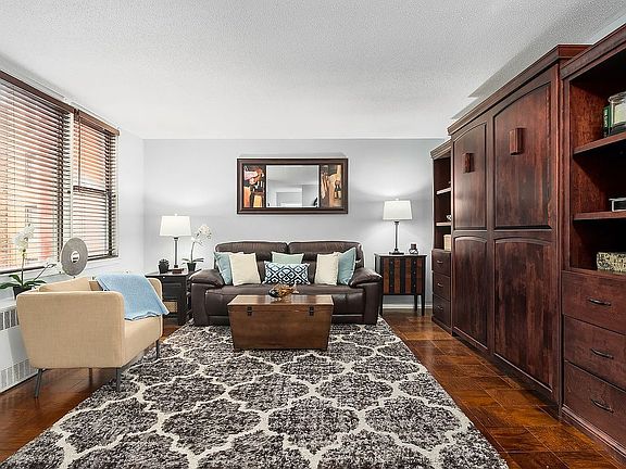 2nd image of 200 W 79th St APT 3S