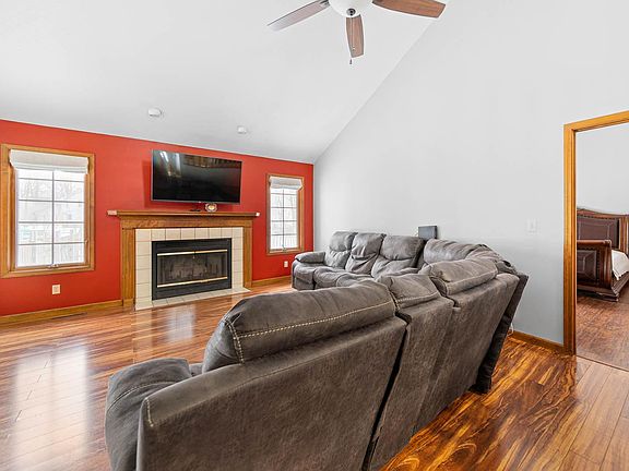 3rd image of 51376 Crooked Oak Dr