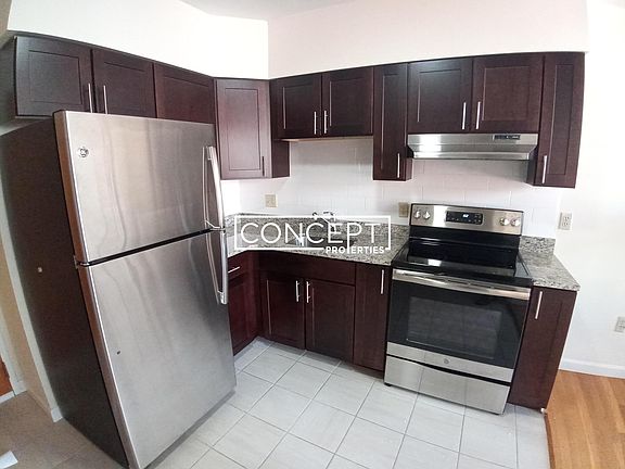 2nd image of 79-81 Essex St #77