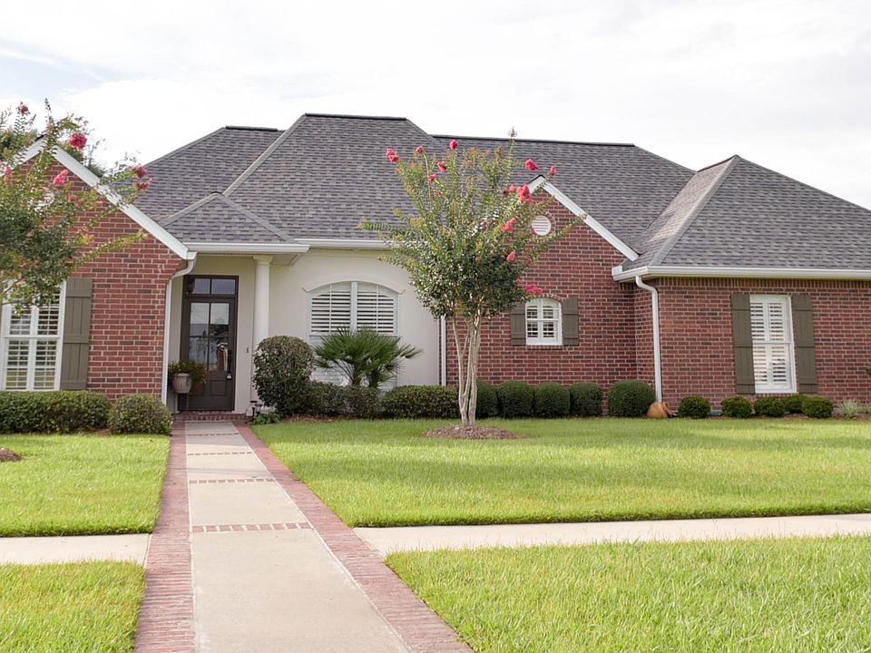 1st image of 1046 Woodridge Dr