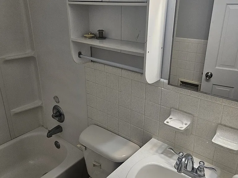 1609 Locust St #B — Photo 6