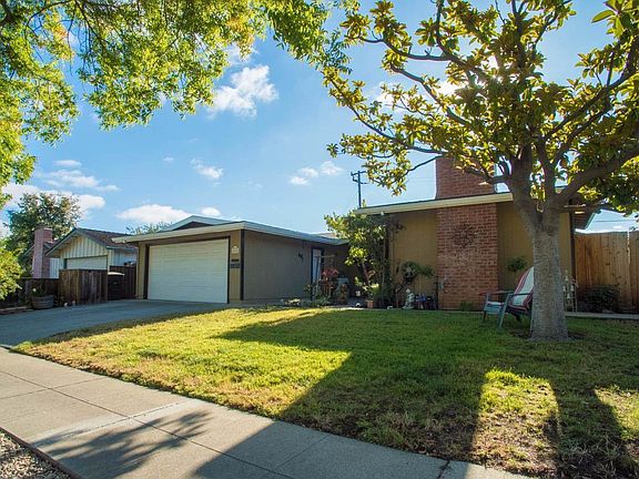 2nd image of 850 Mangrove Ave