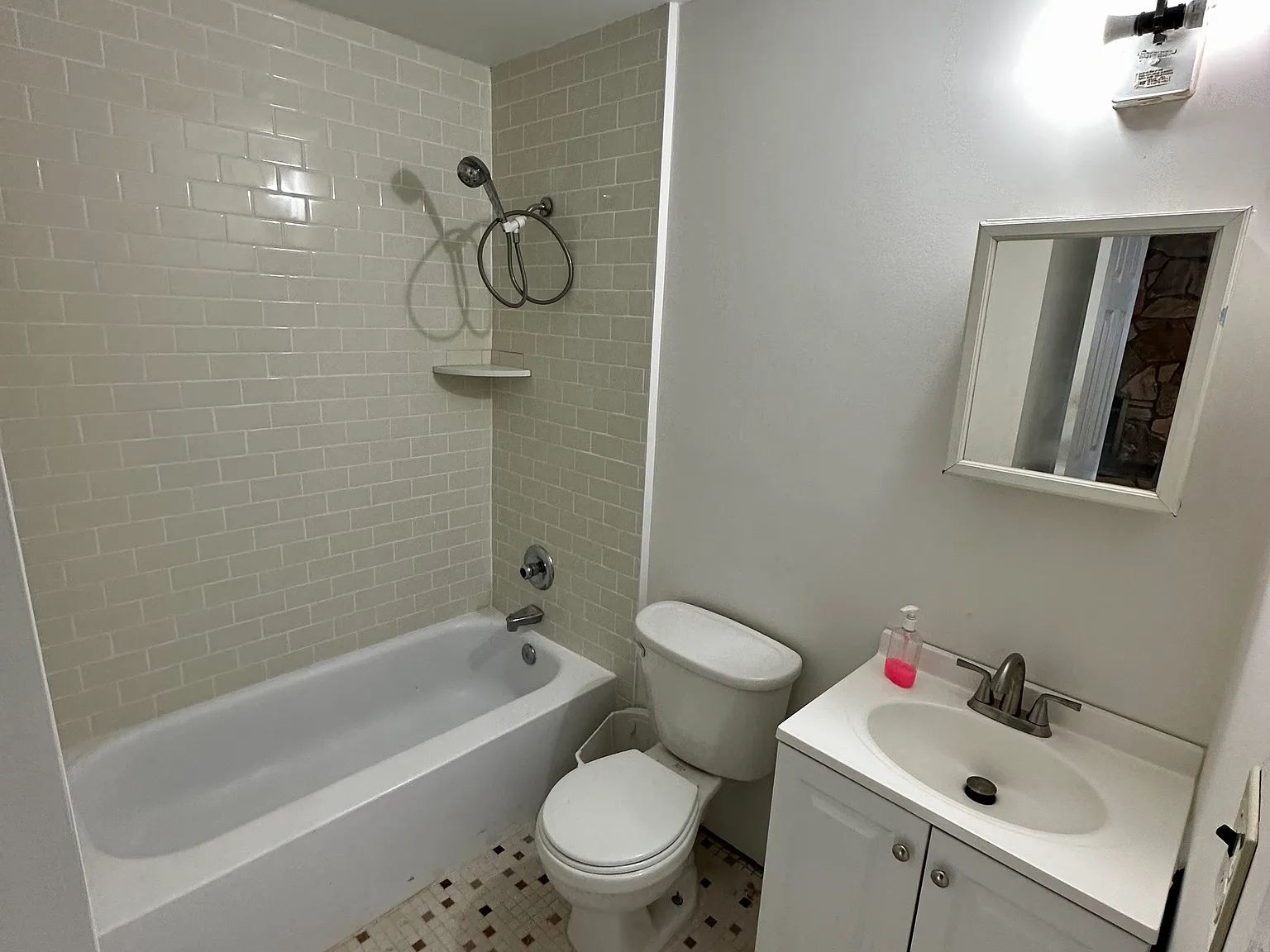 5 bed, $3,900 — Photo 4