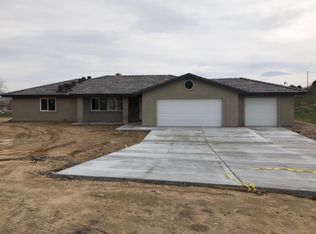 11651 Jacaranda Ave, Hesperia, CA 92345