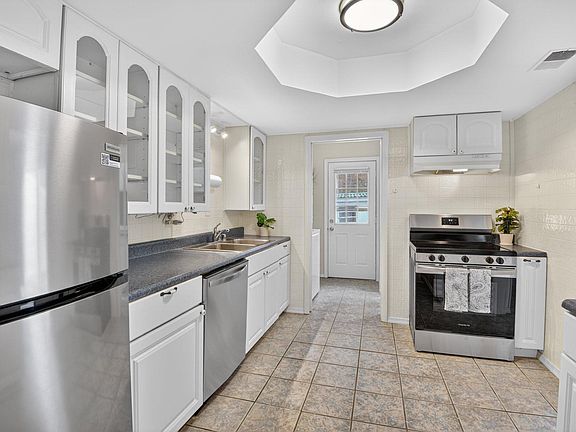 5th image of 13023 Marquette Ln