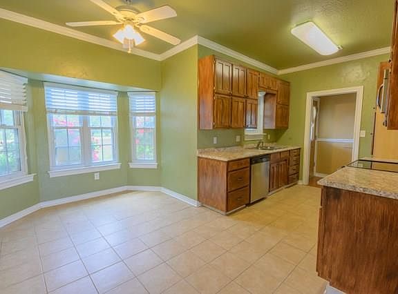 2nd image of 1519 Royalwood Cir