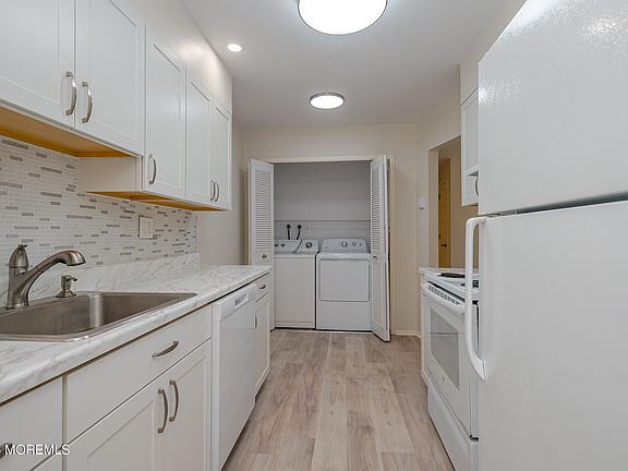 2nd image of 177 Amberly Dr Unit H