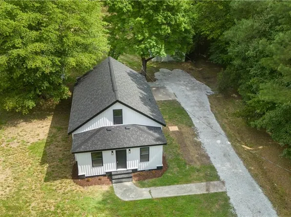 9509 Line Fence Rd, Hayes, VA 23072
