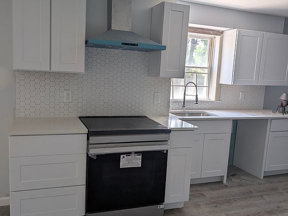 3rd image of 5 Jeffrey Rd #3