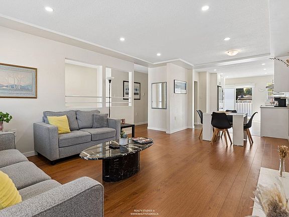 4th image of 3006 Georgia St E