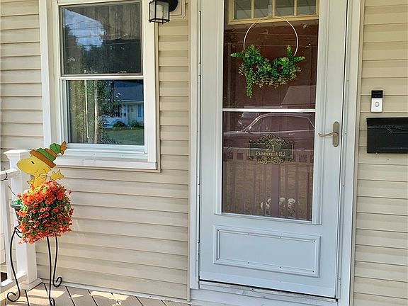 5th image of 21 Pinecrest Rd