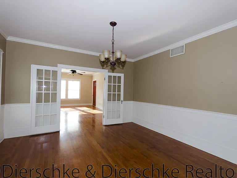 1007 Austin St — Photo 6