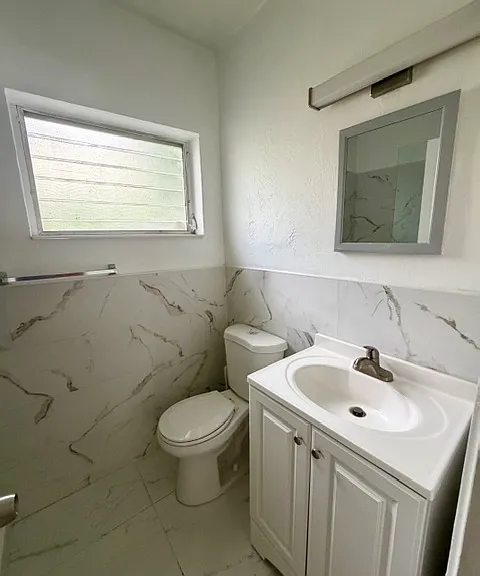 227 Calabria Ave #7 — Photo 4