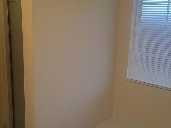 2nd image of 613 Hampstead Ave