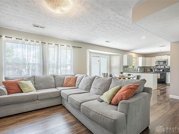 5th image of 2292 Ferndown Dr