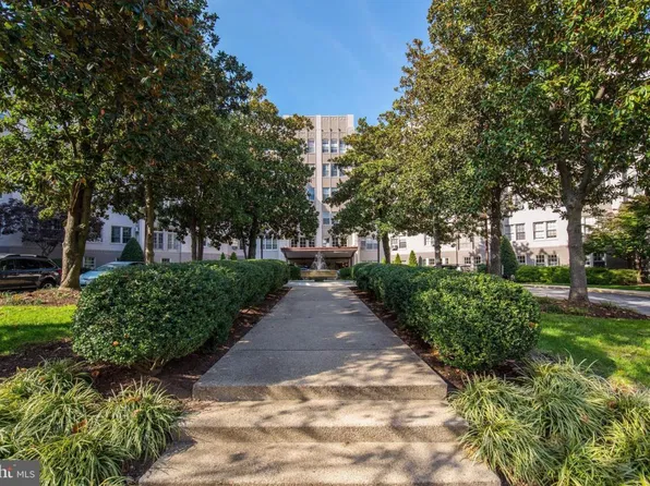 2737 Devonshire Pl NW APT 127, Washington, DC 20008