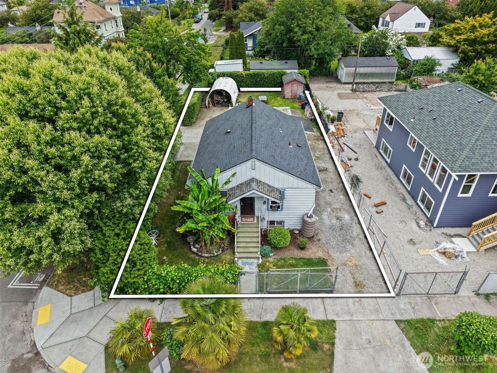 Apartment in Seattle, South Park, King - View 2