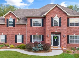 1376 Silver Leaf Dr, Lenoir City, TN 37772