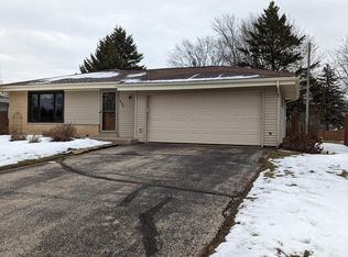 806 Bel Ric Dr, Kewaskum, WI 53040