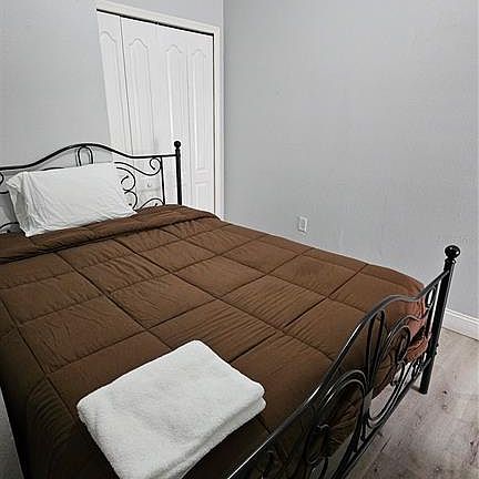 5th image of 13612 N 21st St #2
