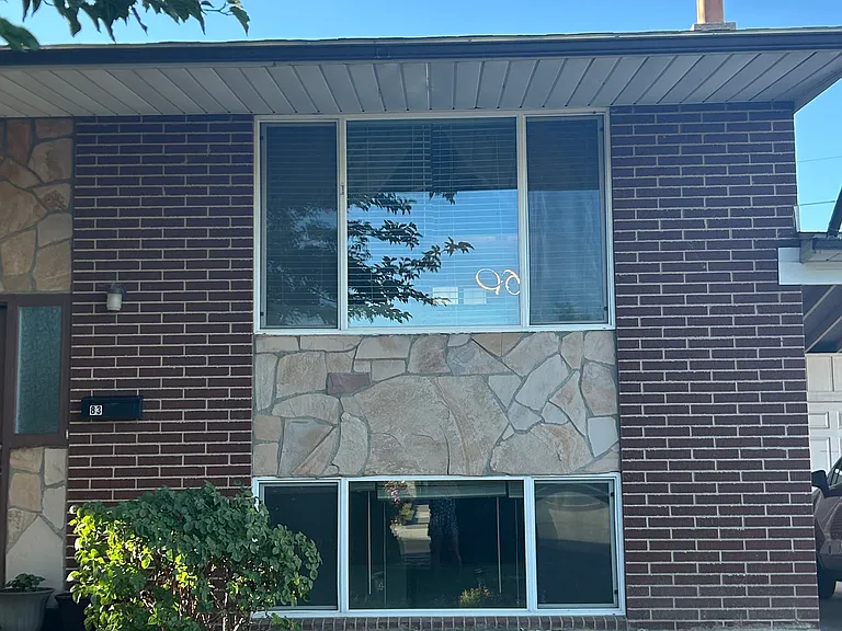 83 E Celeste Dr — Photo 2