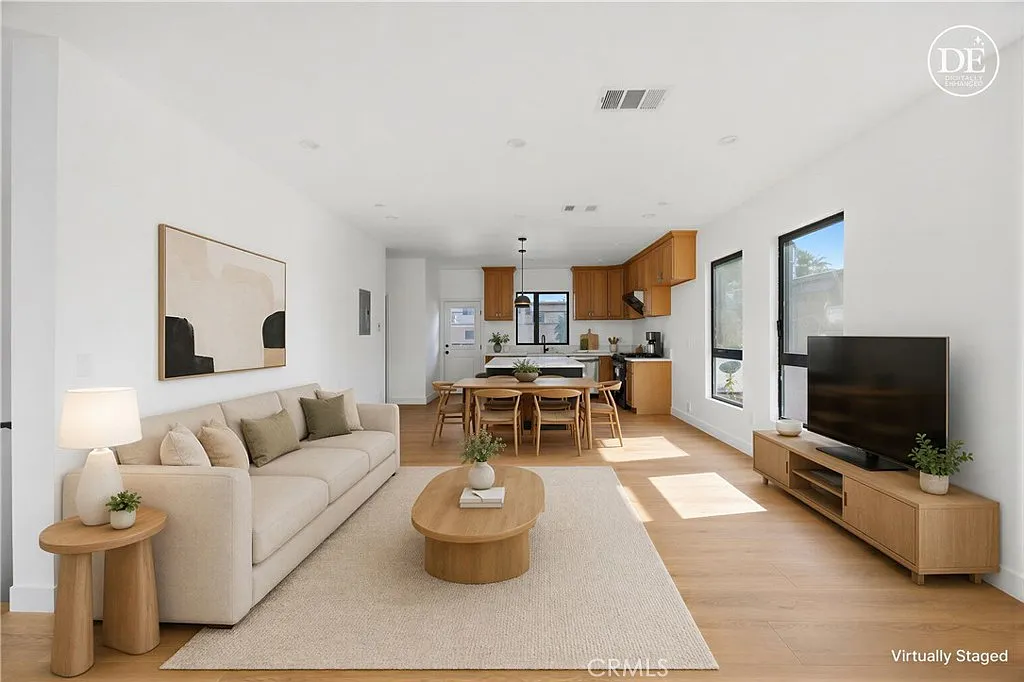 3 bed, 3.5 bath, 1767 sqft, $5,500 — Photo 3