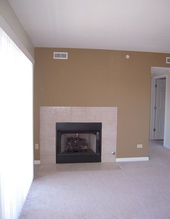 3rd image of 17318 Oak Park Ave APT 2NW