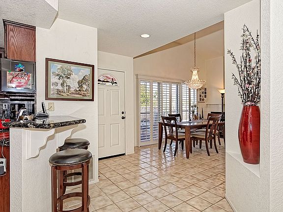 5th image of 1240 Cottonwood Dr