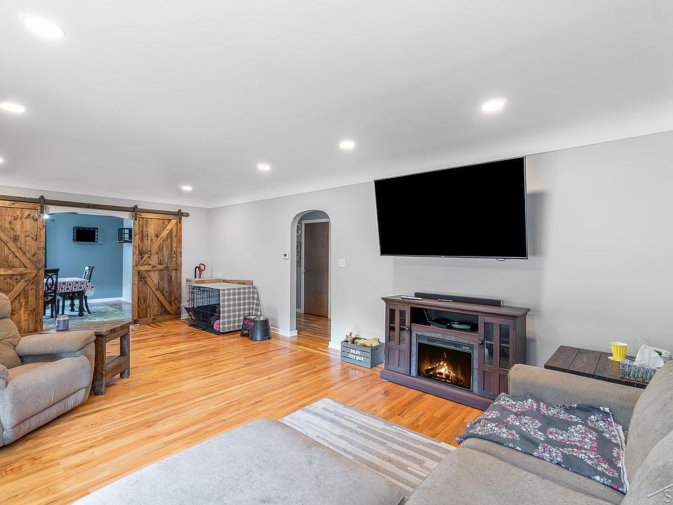 1st image of 4406 N Michigan Ave