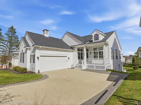 1197 Hudson Dr, Howell, MI 48843