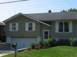 22W355 1st St, Glen Ellyn, IL