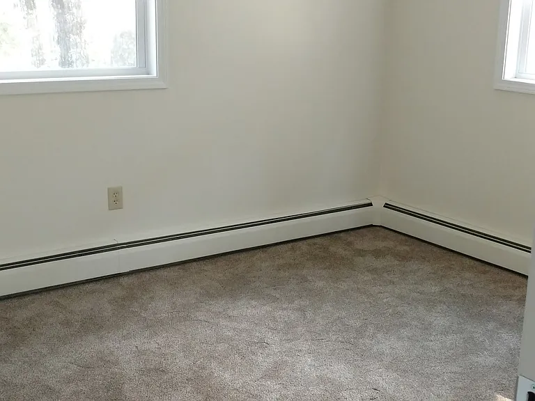 573 Silver Creek Rd — Photo 9
