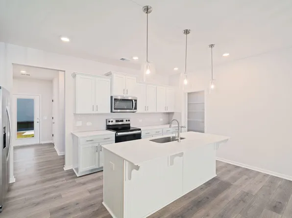 439 Avocet Dr, Summerville, SC 29486