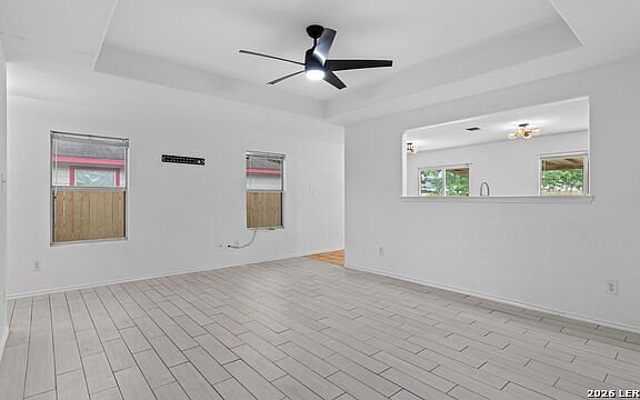 5th image of 6023 Lake Victoria St
