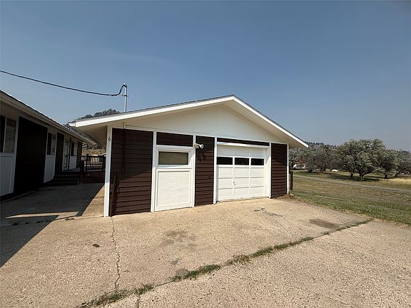 5th image of 6 Meadowlark Sq
