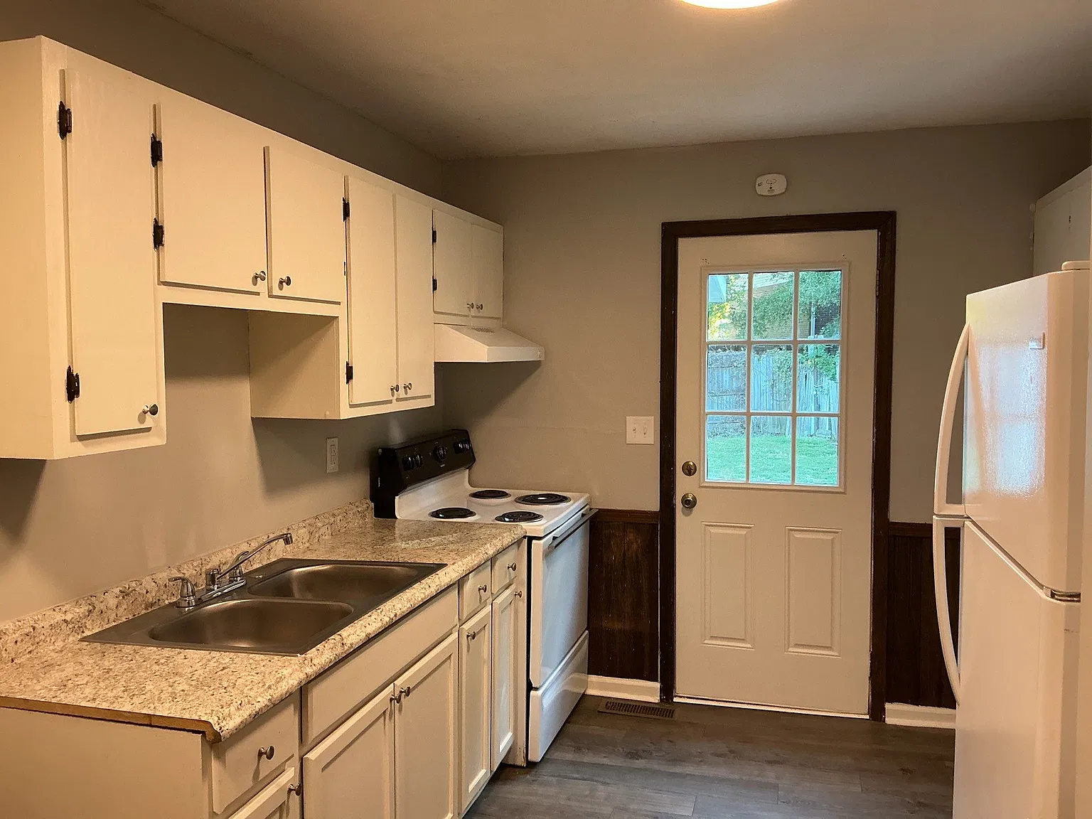 2 bed, 768 sqft, $975 — Photo 2