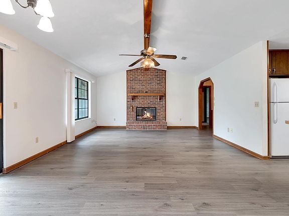 5th image of 3421 Clifden Dr