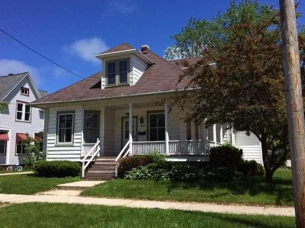 2313 Washington St, Two Rivers, WI 54241
