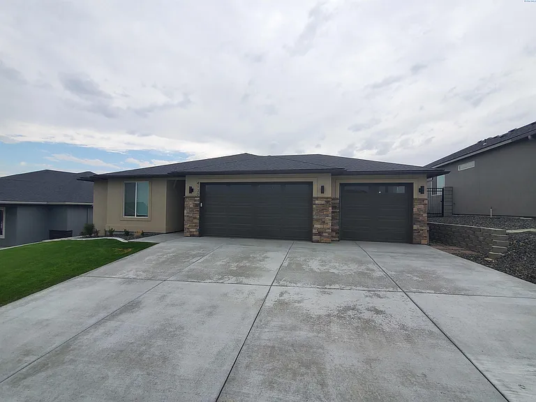 4130 N Clover Rd — Photo 32
