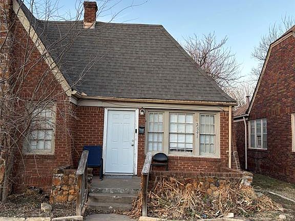2nd image of 2541 NW 11th St #2