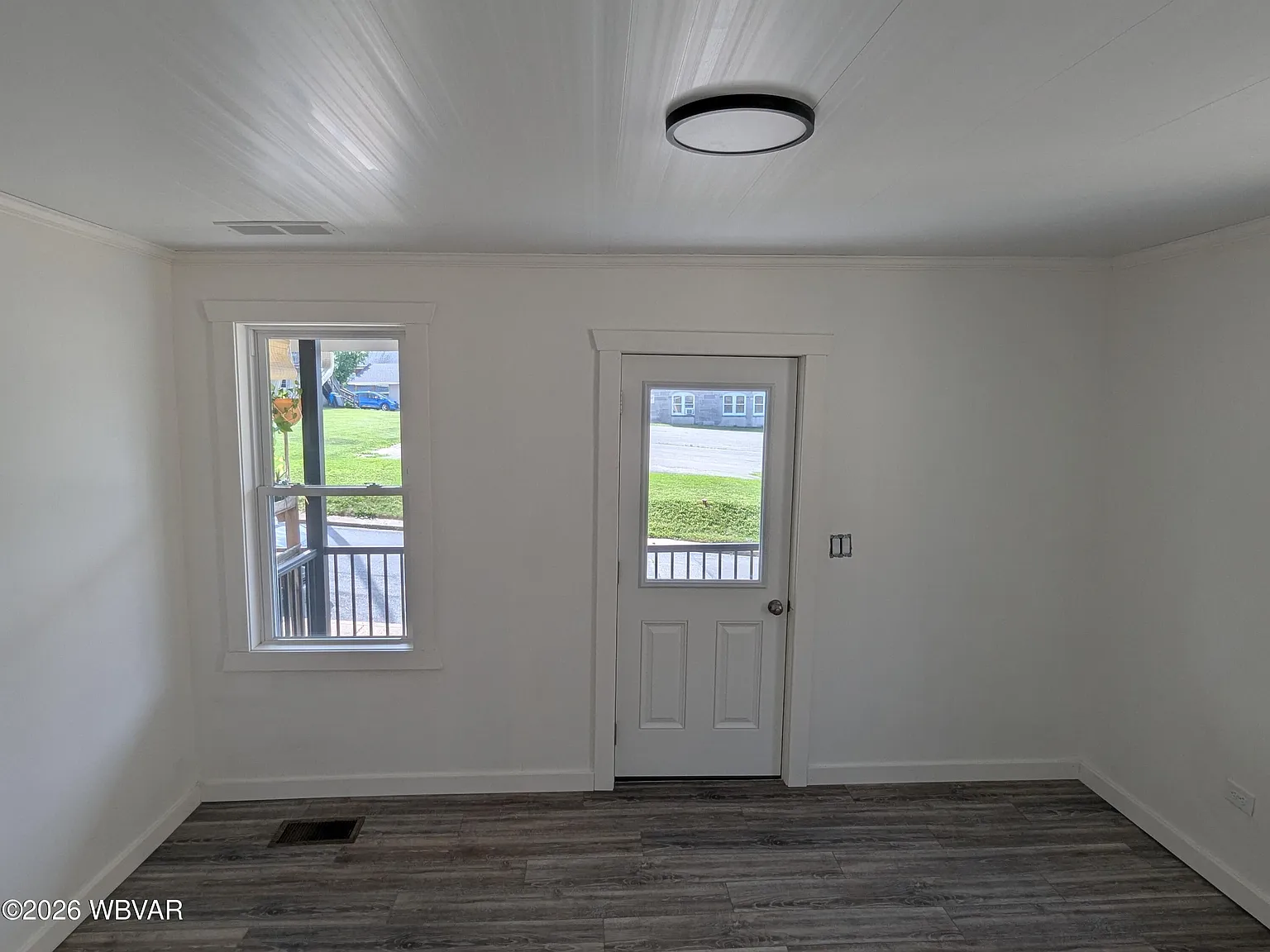 3 bed, 1.5 bath, 1070 sqft, $1,195 — Photo 2
