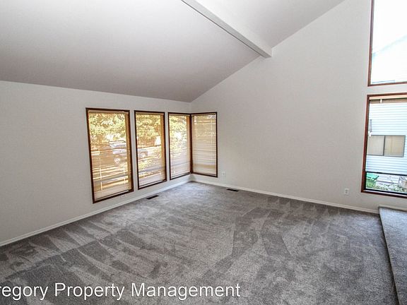5th image of 14103 NE 63rd Ct