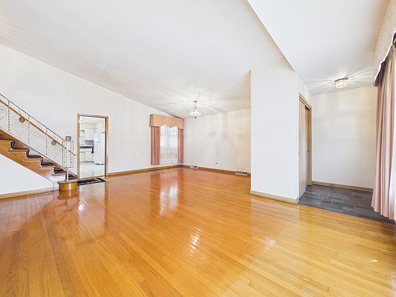 3rd image of 9275 Clancy Dr