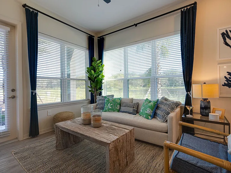 The Reef Apartments — Photo 37