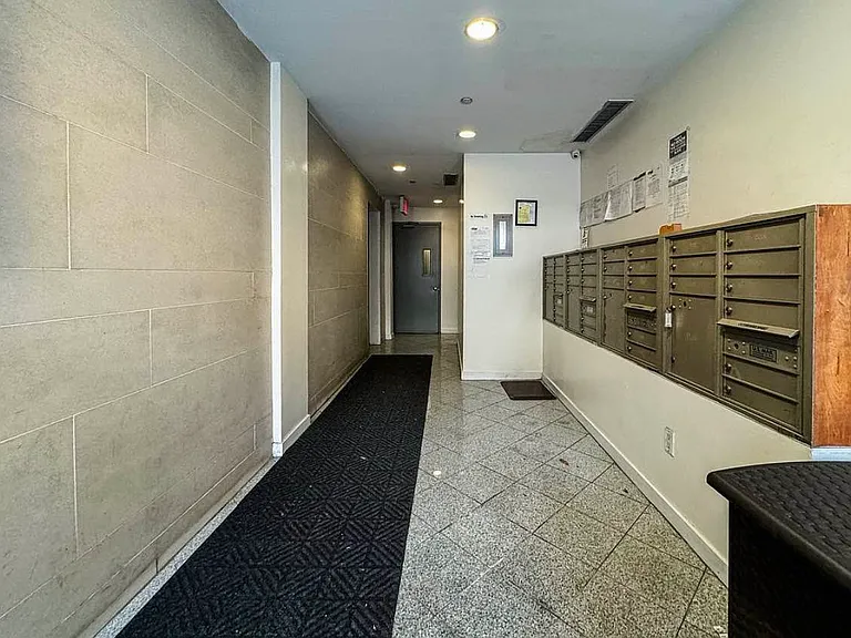 918 Metropolitan Ave #3 — Photo 11