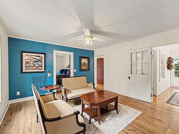 4th image of 216 Clark Ln