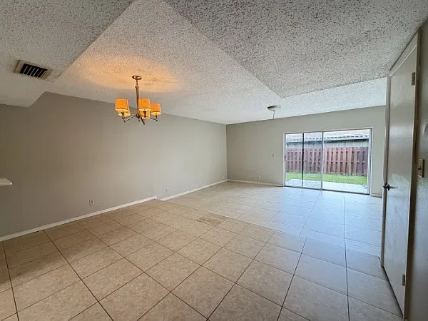 2 bed, 1.5 bath, 1250 sqft, $2,200 — Photo 4